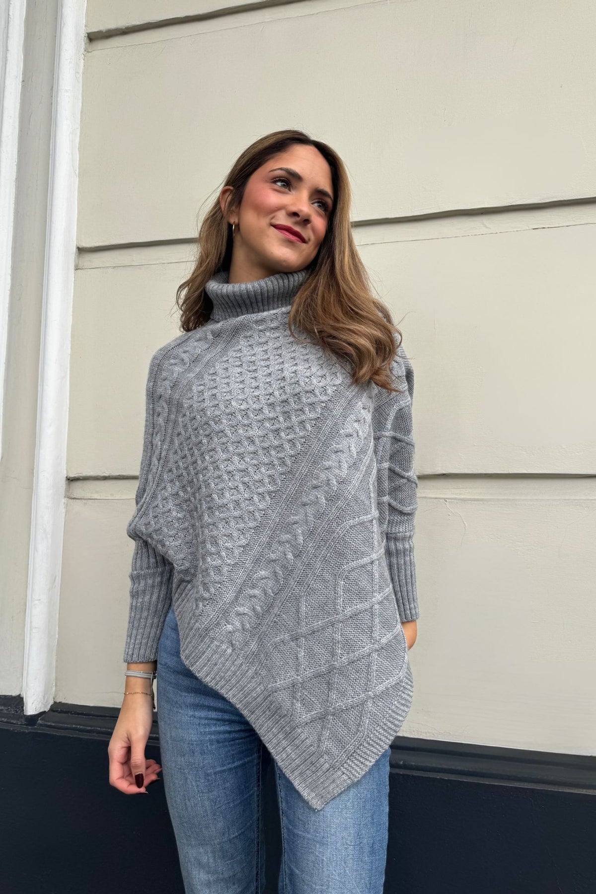 Poncho Viena