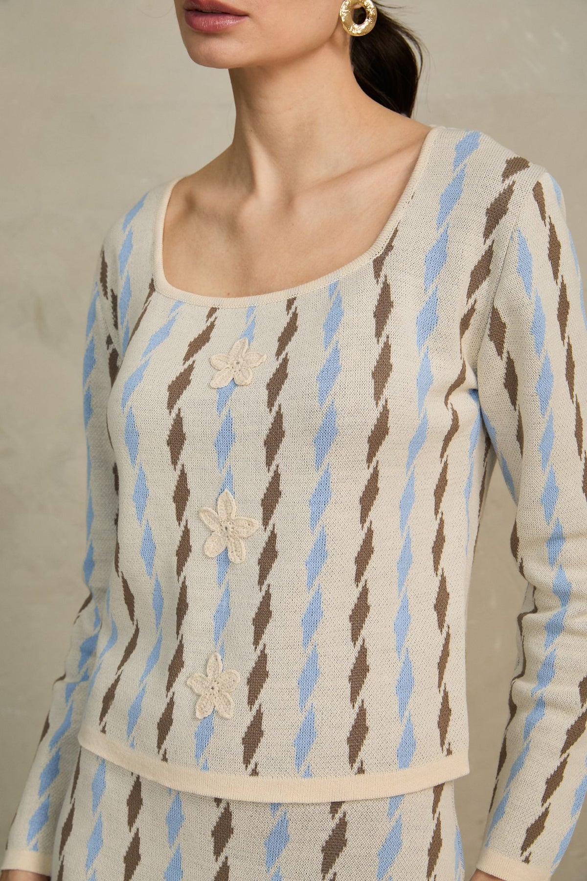 Sweater Noemi Crema Con Celeste