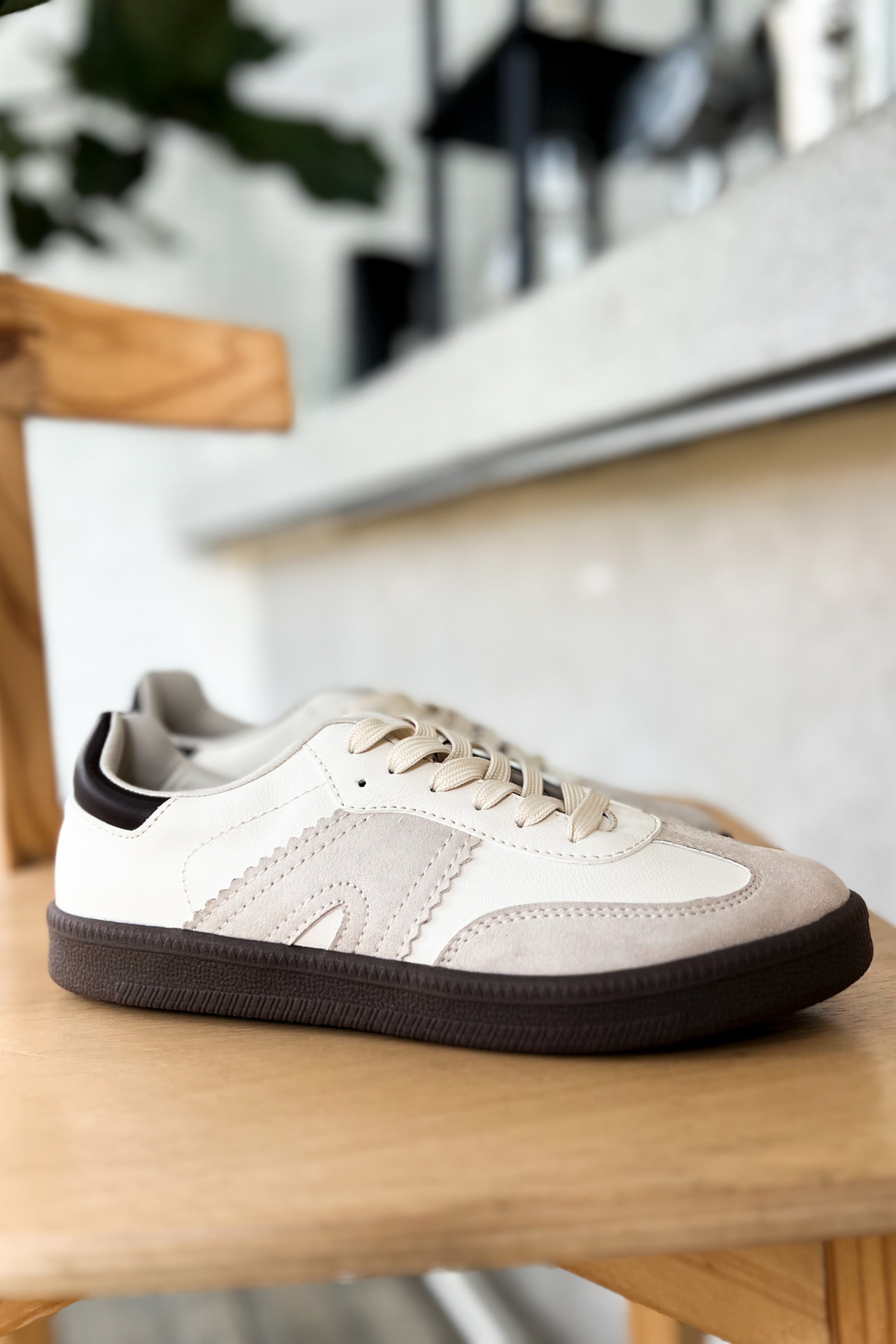 Zapatilla Alda Crema