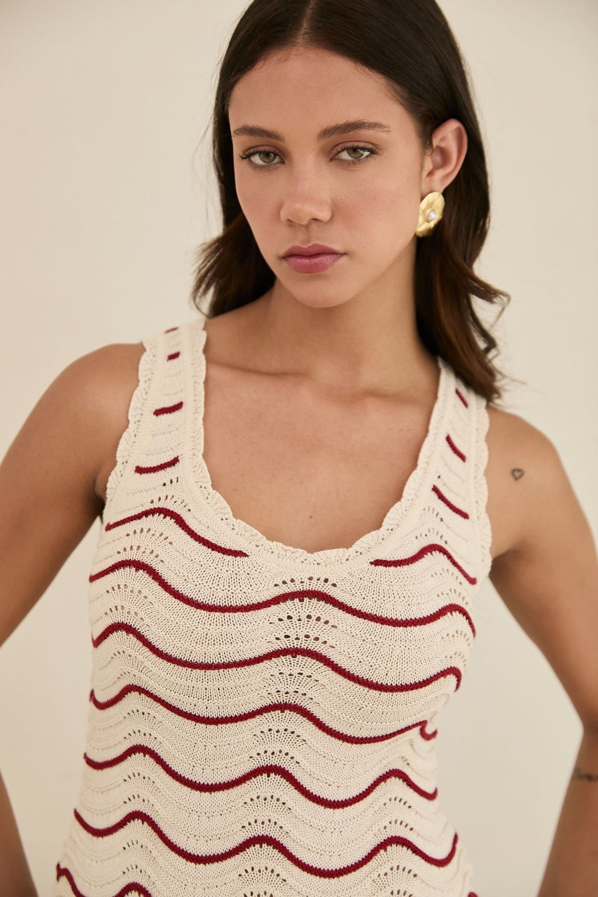 Vestido Isabella Crema con Borgoña
