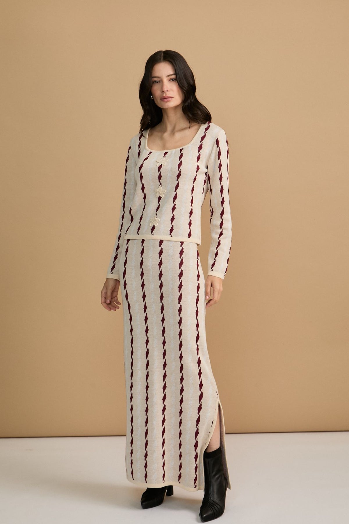 Sweater Noemi Crema Con Guinda