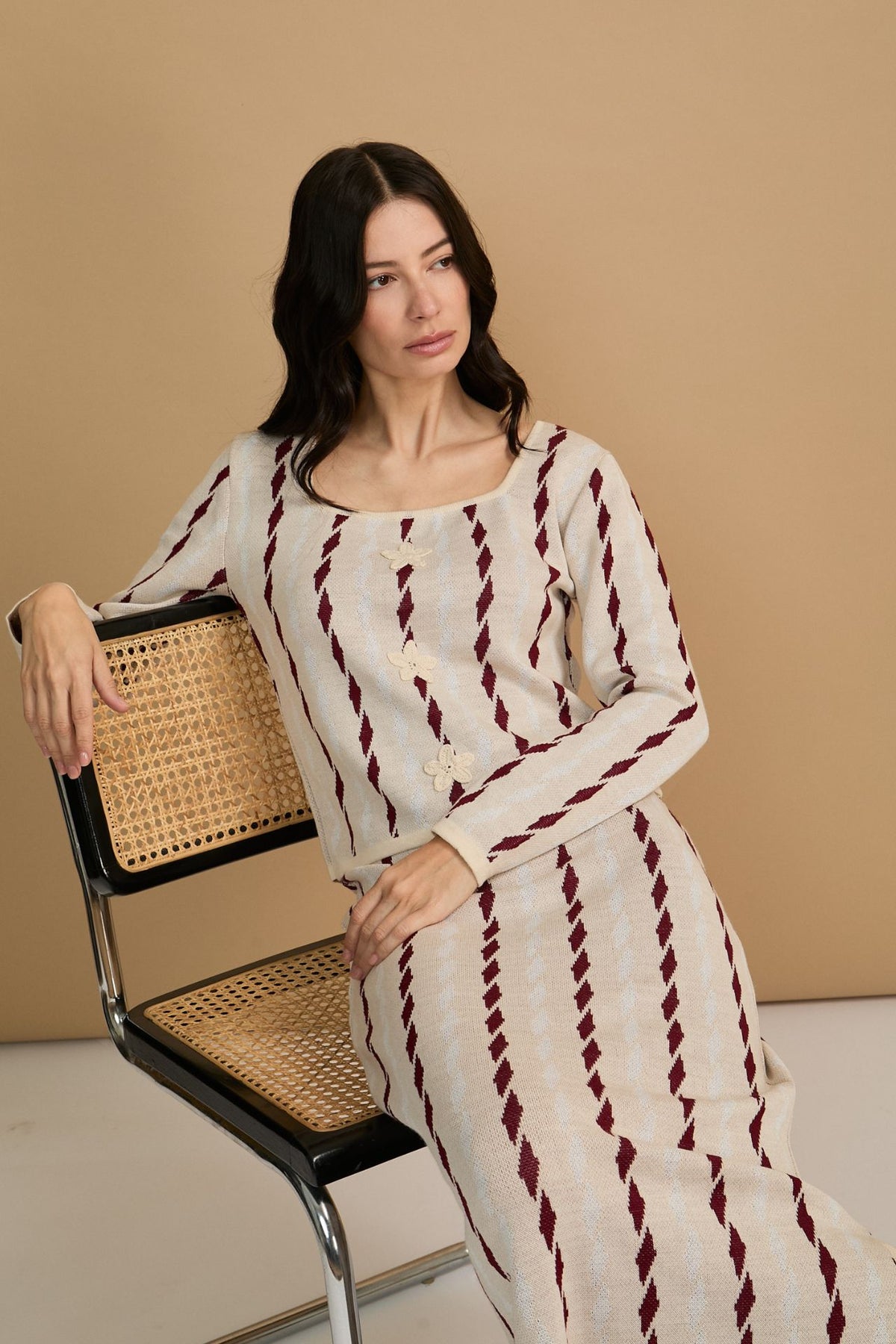 Sweater Noemi Crema Con Guinda